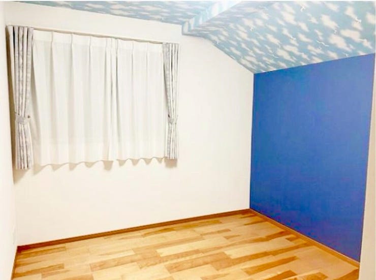 明るい光が入る洋室で、毎日の暮らしがより快適に。