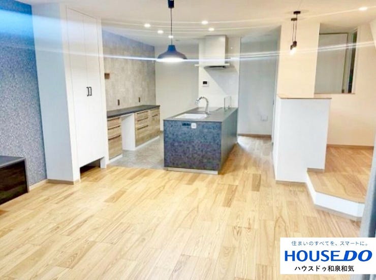 デザイン性も快適性も妥協しない、広々とした 帖のリビングです!