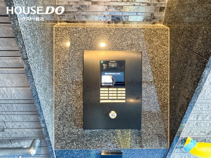 オートロックとモニター付きインターホンで、安心・安全な暮らしをサポートします。