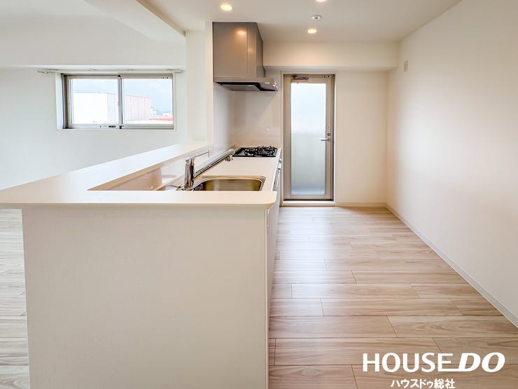 作業動線を考えた機能的なレイアウト。料理好きの方にも嬉しい、充実のキッチンスペースです。