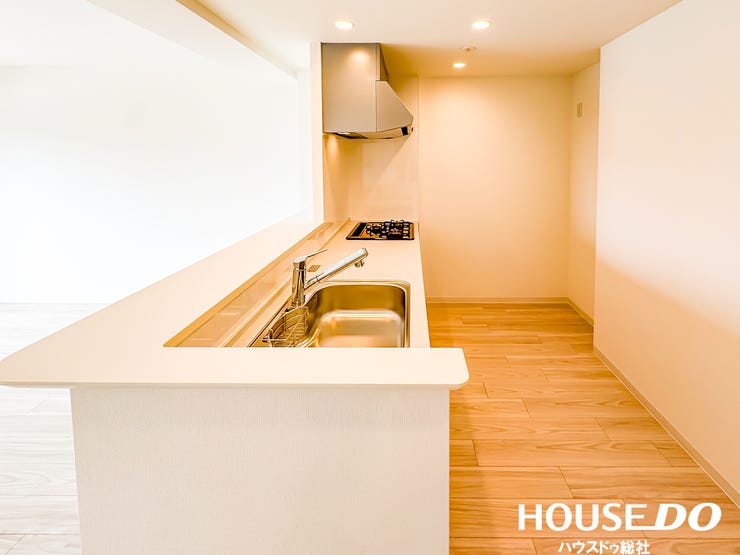 作業動線を考えた機能的なレイアウト。料理好きの方にも嬉しい、充実のキッチンスペースです。