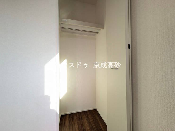 適材適所の収納付きです。