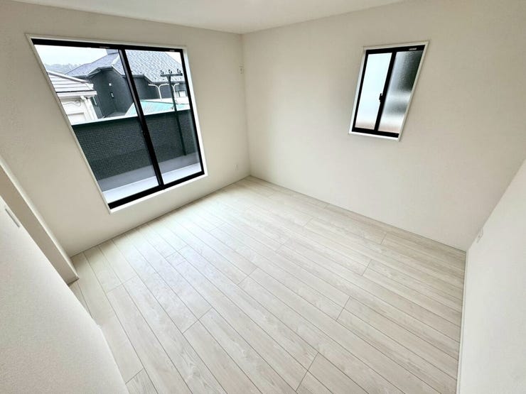 【Bedroom】ナチュラルな内装で、リラックスできる空間。寝室や書斎にも最適です。