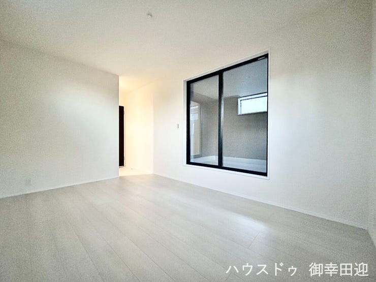 ■□■2階7.5帖洋室■□■心からリラックスできる静けさ、上質な眠りで、毎日をリセットします。明日への活力を養う空間です