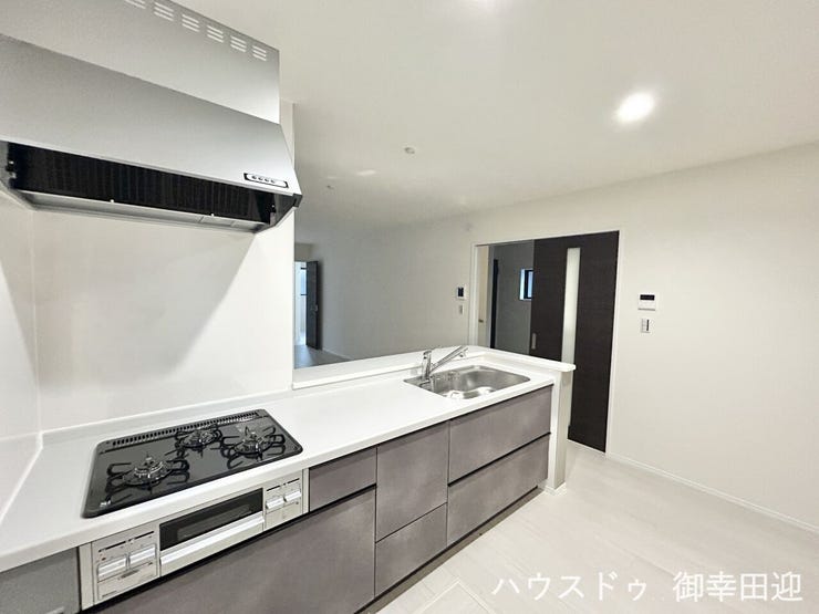 ■□■家族の「美味しい」が集まる、喜びを生み出す舞台■□■高い機能性と美しいデザインを両立。料理する人も、待つ人も、笑顔になれる場所です