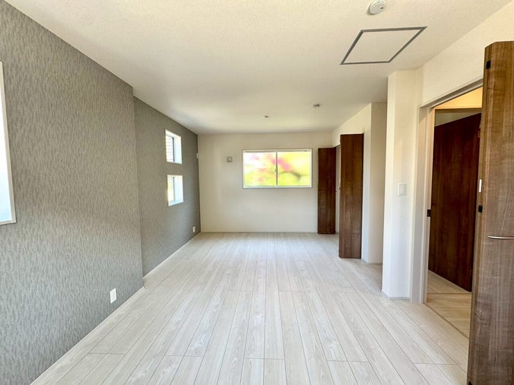 【Bedroom】ナチュラルな内装で、リラックスできる空間。寝室や書斎にも最適です。