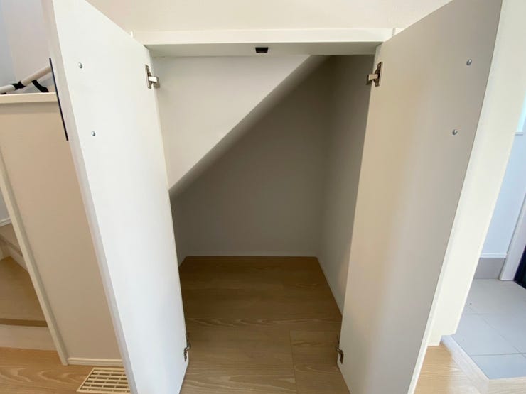 室内(2025年9月)撮影
◎本日案内可能◎
階段下収納は、ペット用品や防災グッズを置いておけますね◎