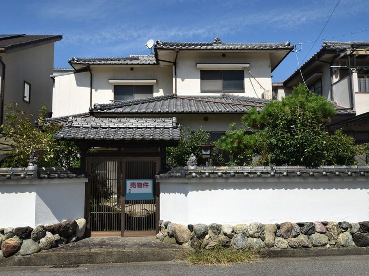 外観を南側より撮影