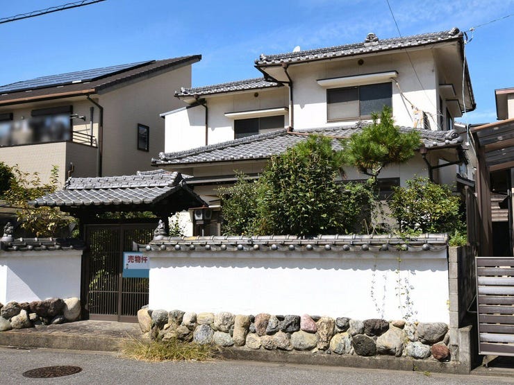 外観を南東側より撮影