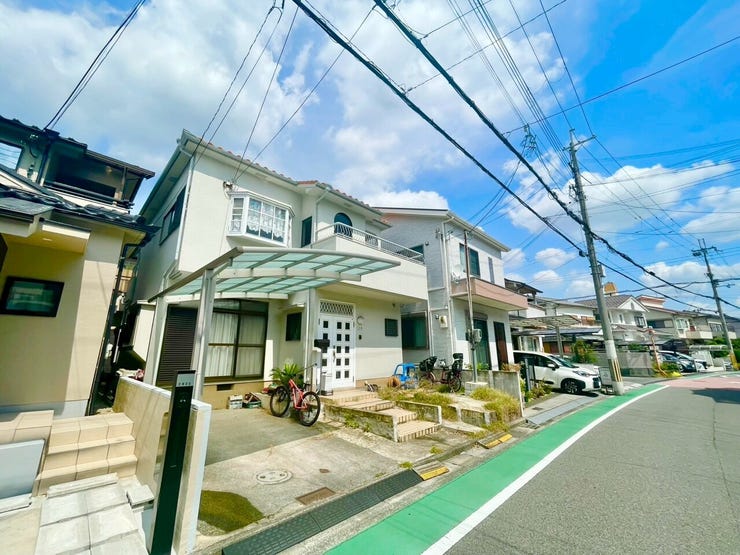 道路が目の前にあるので車の出入りもしやすいです