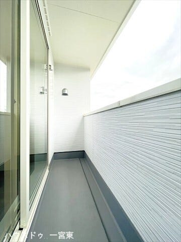 【7帖隣接】リフレッシュしたいときはバルコニーに出てホッと一息を。