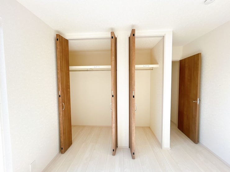 天井高サイズのクローゼットなのでお洋服がたくさん収納できます!