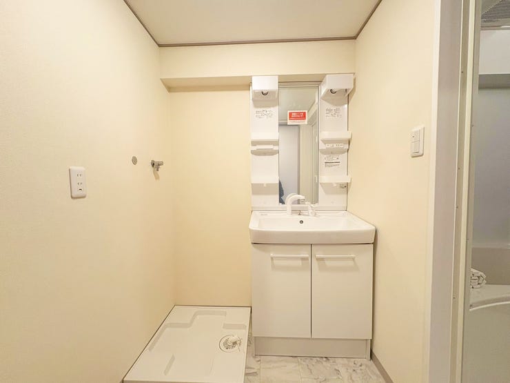 屋内洗濯機置場も完備!