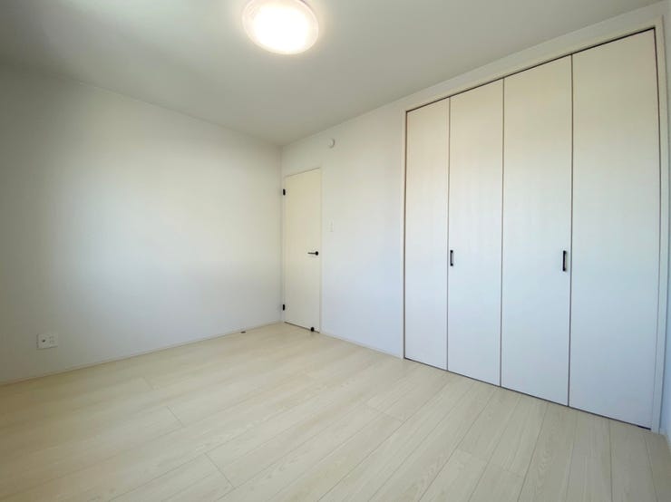 室内(2025年9月)撮影
◎本日案内可能◎
プライベートルームは、仕事や勉強、趣味などの時間を満喫できる空間です♪