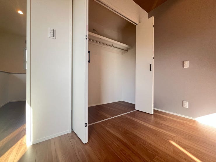 2階7畳洋室のクローゼットです。