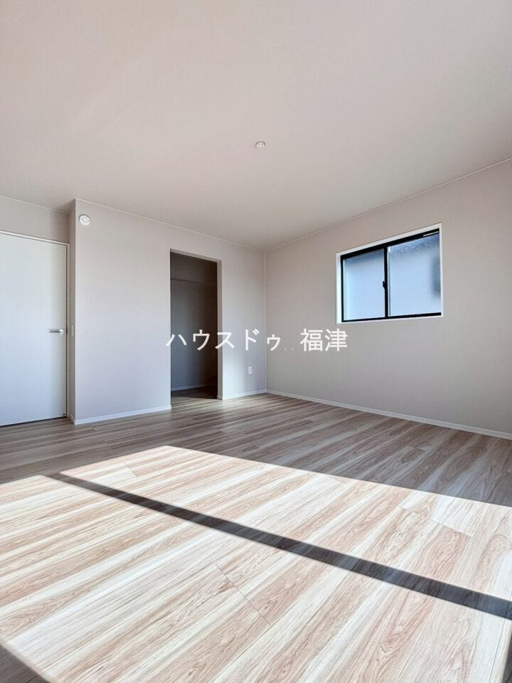 約10.2帖の洋室です♪
ウォークインクローゼットを完備しました!
《福岡市東区名島4丁目 新築戸建て》