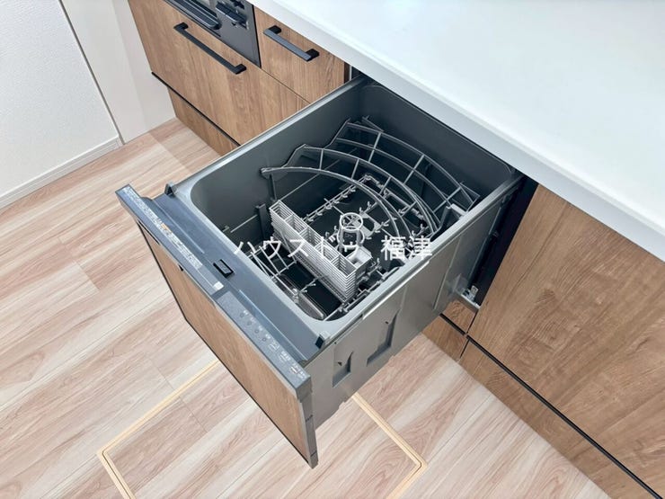 家事の負担を減らしご家族との時間を増やしてくれる
嬉しいアイテム!食器洗浄乾燥機付き♪
《福岡市東区名島4丁目 新築戸建て》