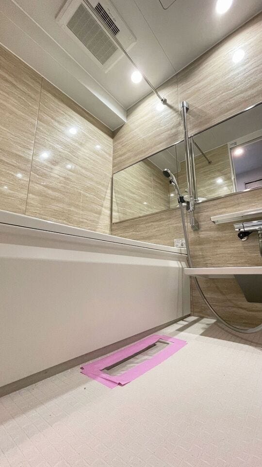 視覚的にもやわらかく上品さも持ち合わせて、一日の終わりを優雅に過ごせる空間です。