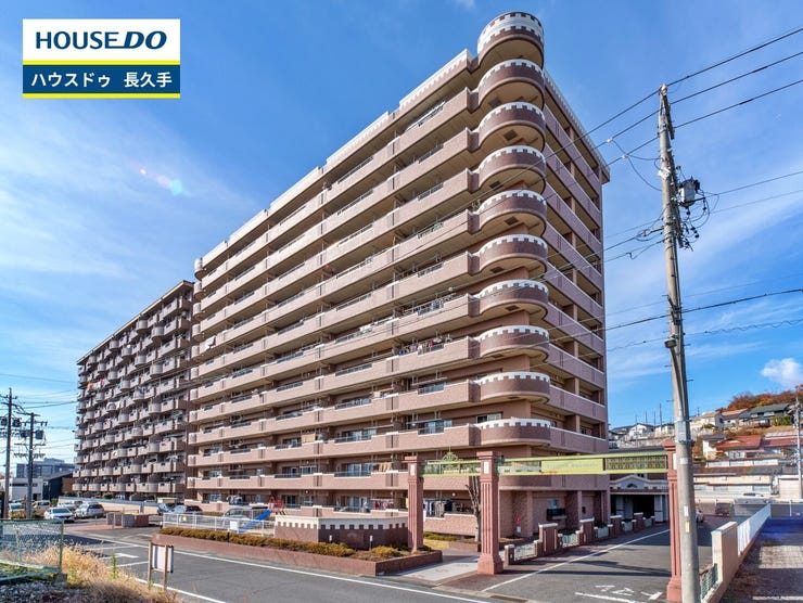 【外観】
お住まい購入に向けての『質問』・『疑問』。具体的に何を準備をして進めたらいいのか?些細な事でも何でも質問して下さい。安心してお住まいが購入出来るようサポート致します!