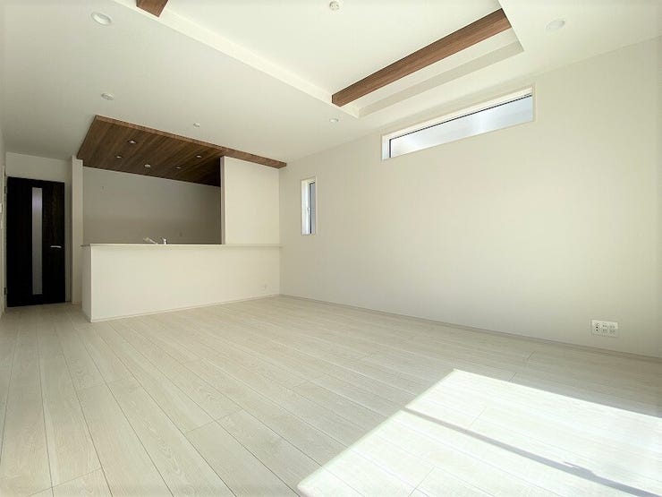 開放感あふれる空間の中、ご家族とコミュニケーションを取りながら楽しくキッチンで家事をこなせます。