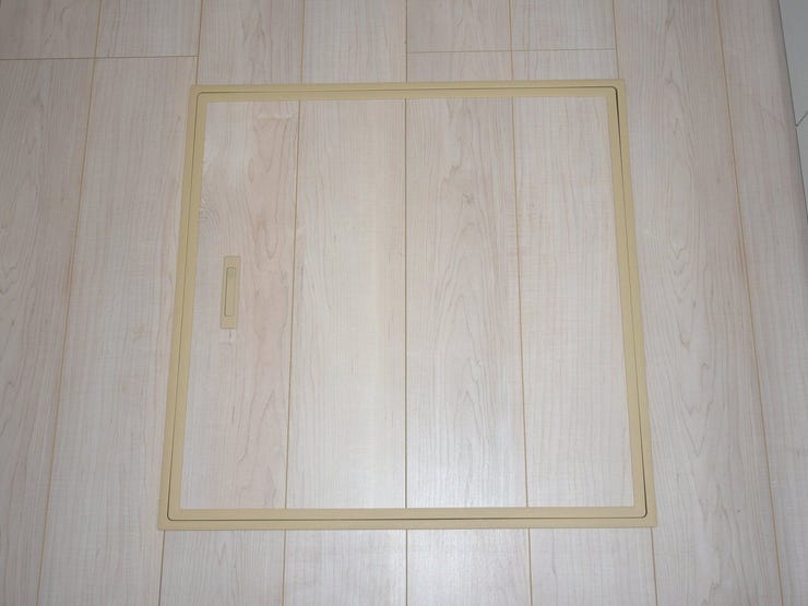 キッチンの床下収納
災害時に備えて貯蔵ができる床下収納♪
点検口にもなります♪