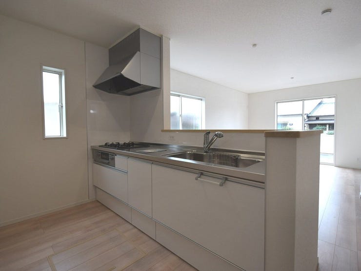 対面式キッチンで、家族との会話を楽しみながらお料理を♪