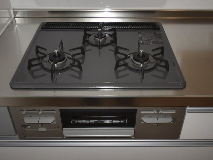 三口ガスコンロ
料理好きの方にはたまらないガス仕様です♪