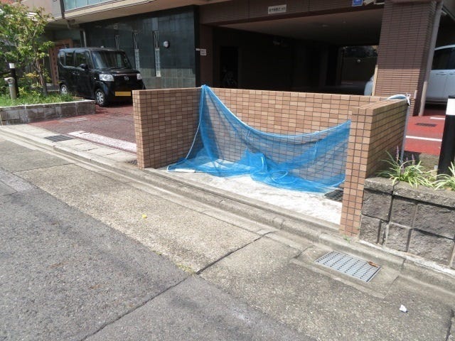 マンション南側にあるゴミ置き場です。