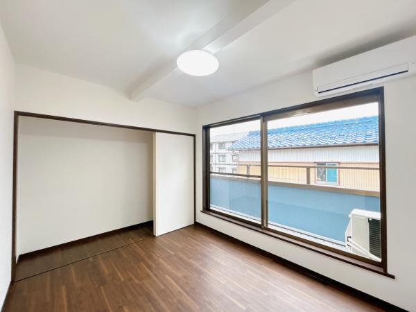 【リフォーム済】2階洋室