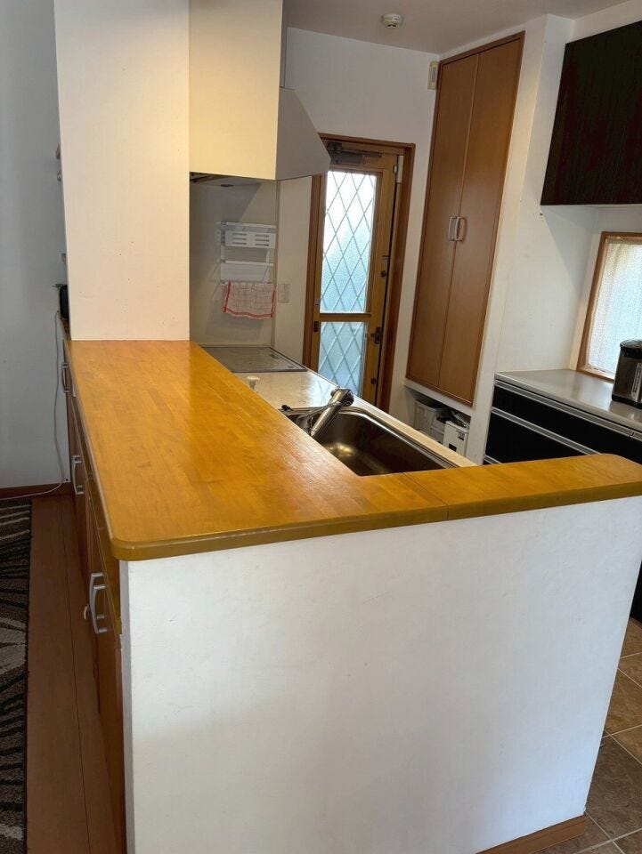 リビングを見渡しながら料理ができる対面式です。ご家族との会話を楽しみながらお料理ができます♪