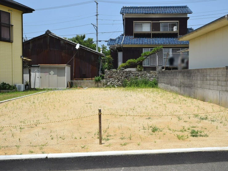 外観を南側より撮影