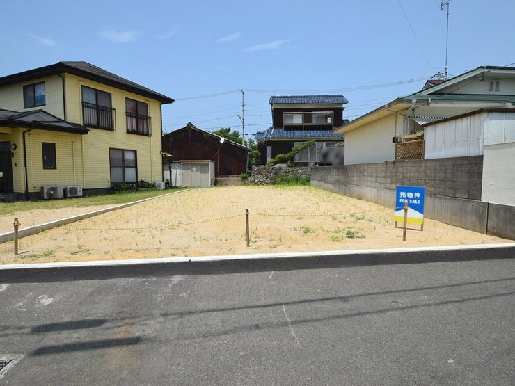 外観を南側より撮影