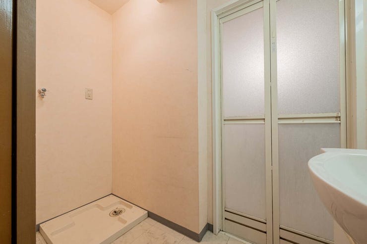 *洗濯機置場*
※リフォーム前