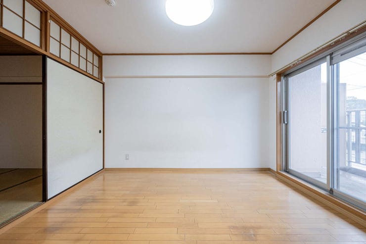 *リビング横洋室*
※リフォーム前