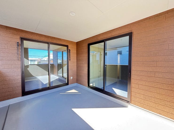 インナーバルコニーの為、天気に左右されずに洗濯物を干せるので家事が効率よく進められますね♪