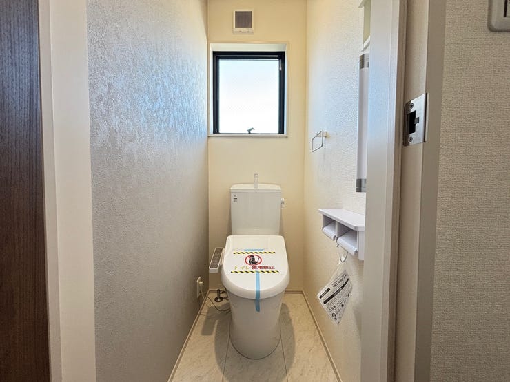 1階2階にそれぞれトイレ付きです!