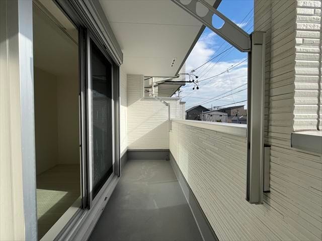 2階バルコニー: