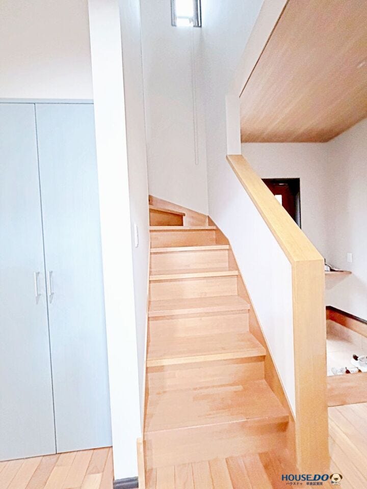 某大手ハウスメーカー施工ならではの、階段まで丁寧に造られた安心感のある住まいです。