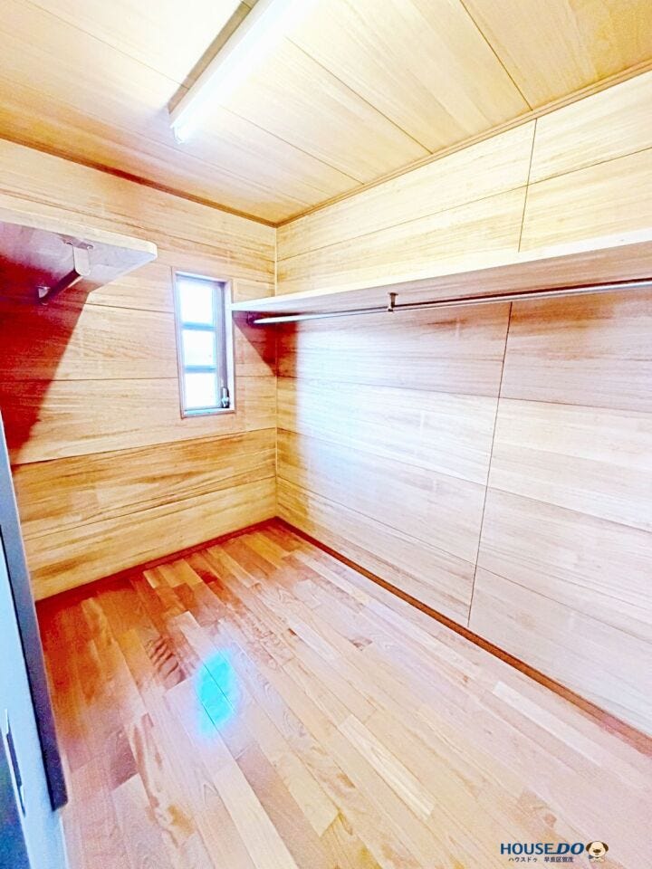 ウォークインクローゼットや納戸など収納も充実。
お部屋をすっきり保てる使い勝手の良い設計です。