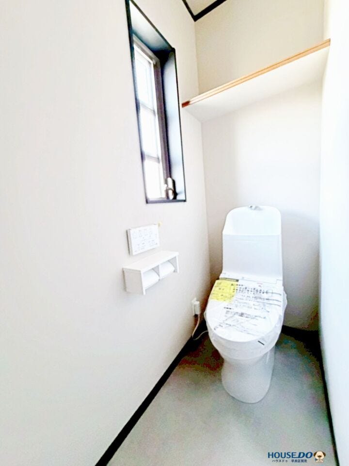 2Fトイレも窓付き