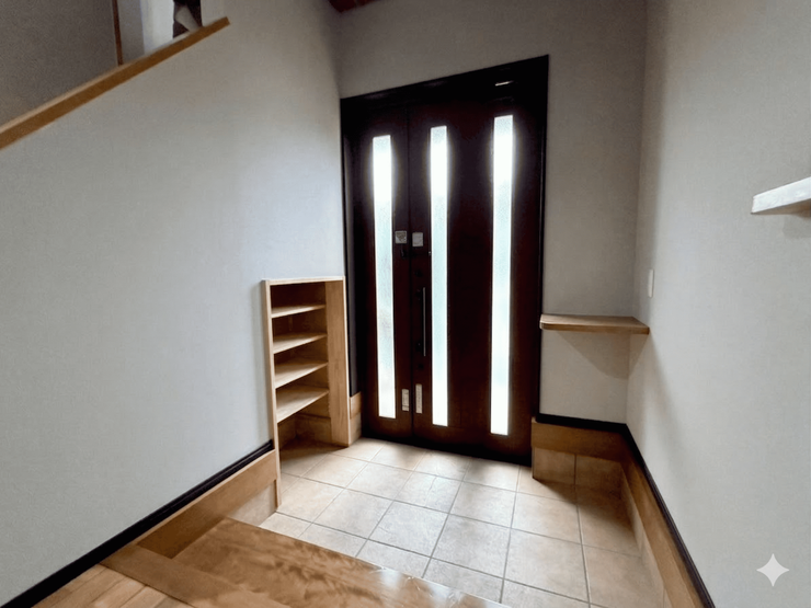 明るく広々とした玄関が、ご家族や大切なゲストを温かく迎えます。
シューズボックスも完備されており、いつもすっきりとした「住まいの顔」を保てます