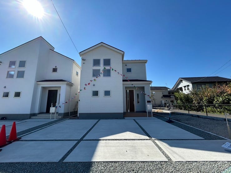 並列駐車可能な駐車場は土間舗装済♪