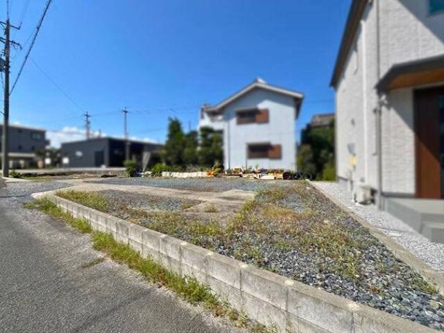 駐車場(東側から撮影)
(2025年8月3日 撮影)