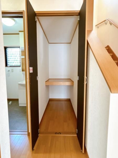 【リフォーム済】階段下収納
