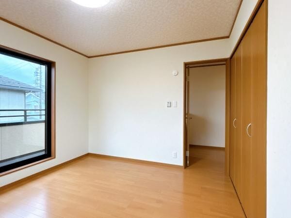 【リフォーム済】2階南東洋室