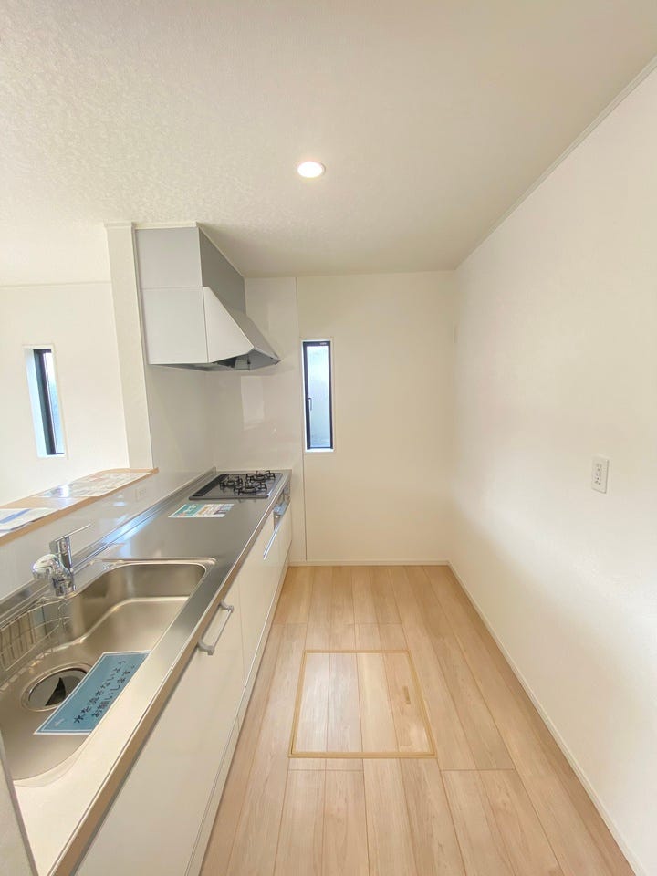 一番重要な物は「衣食住」と「家族」だと思います。一生懸命に働いたお父さんの安らぐ場所。美味しい料理を振舞うお母さんの使い易さ。お子様のための住環境。お客様の理想のマイホームをお聞かせ下さい♪