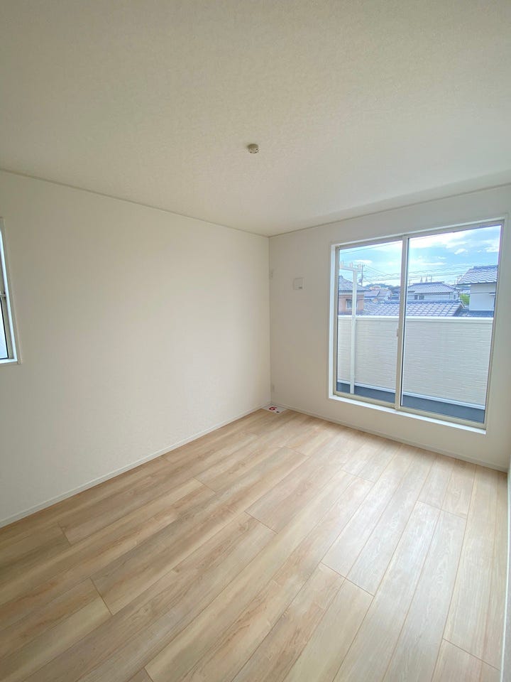 家族一人ひとりの大切なプライベート空間。趣味・感性で個性的に飾って頂けるようシンプルに仕上げてあります。収納をしっかり確保しているので、空間にさらなるゆとりが生まれます♪