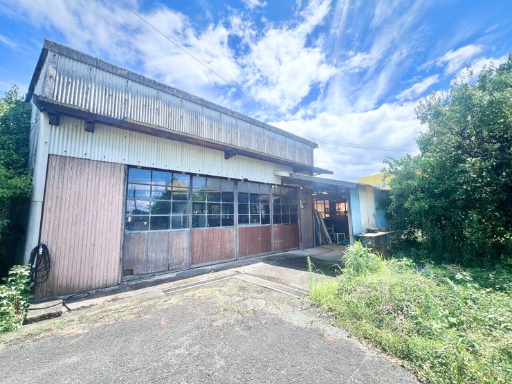 ■□■倉庫■□■以前は車庫としても利用されていた倉庫です。実際にみて広さを体感してください♪