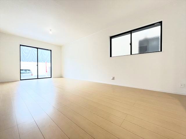 自然と家族が集まってくる、ゆったりとくつろげるリビング。同じ時間を共有できる家族団欒の快適空間。