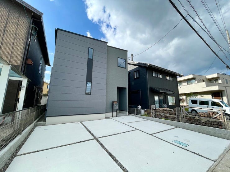 駐車並列3台可能!